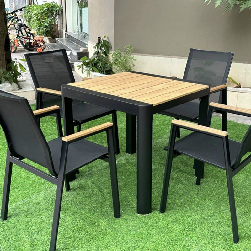 Bộ bàn ghế cafe ngoài trời khung nhôm nan gỗ nhựa Composite, tựa ghế vải Textilene BS335