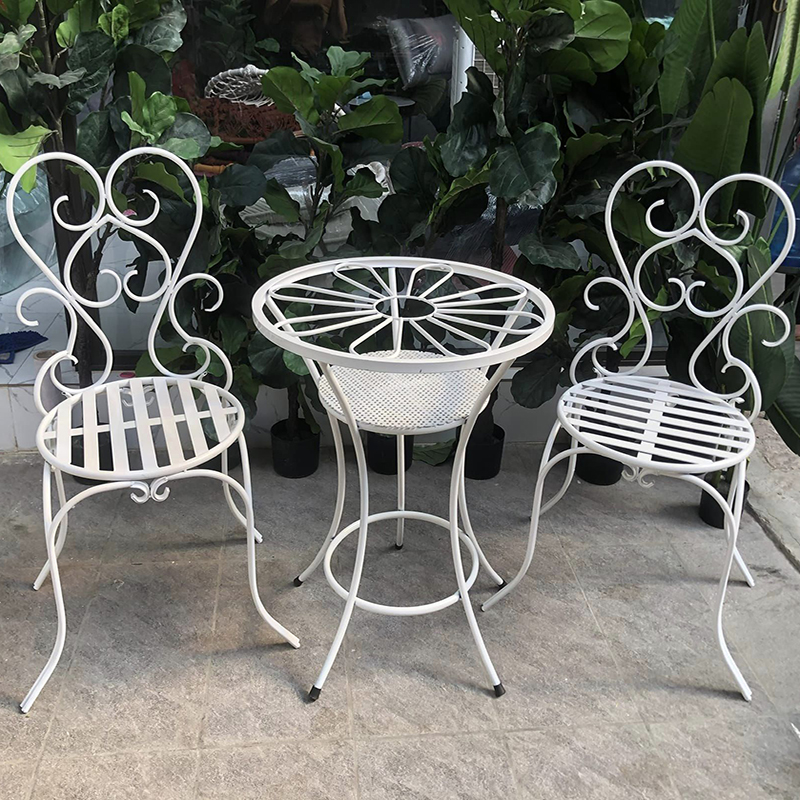 Bộ bàn ghế sắt hoa nghệ thuật mẫu mới cho sân vườn BS297