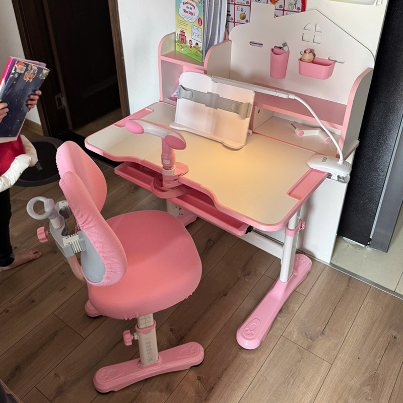 Bộ bàn học cho bé F07 nhỏ xinh, tích hợp thông minh, full quà tặng BH110
