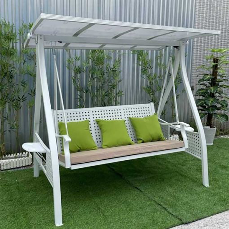 Xích đu hợp kim nhôm 3 chỗ màu trắng mái che Pin năng lượng mặt trời XD674