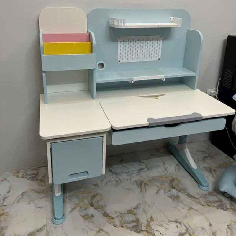 Bàn học cho bé giúp con ngồi học đúng cách ngay từ nhỏ BH400