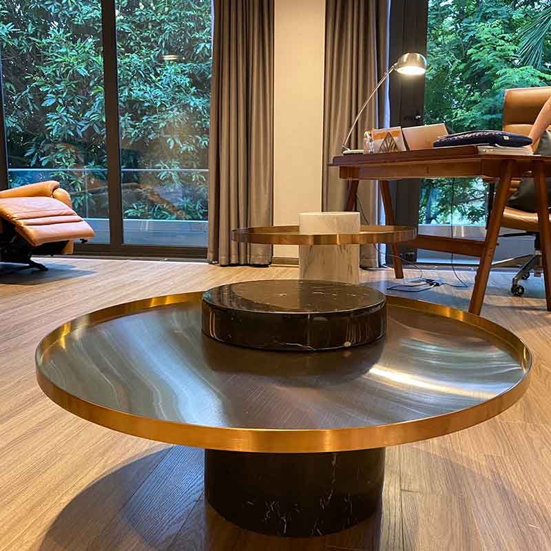 Bàn trà trụ đá đen tự nhiên nguyên khối, mặt inox 304 mạ PVD BT947