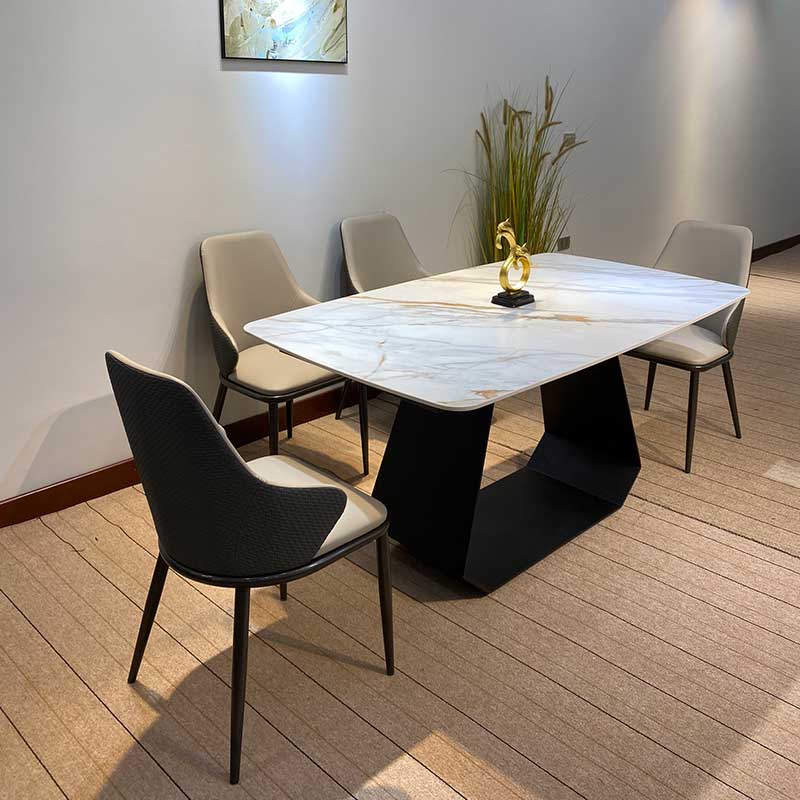 Bộ bàn ghế ăn mặt đá cho căn hộ chung cư BA910