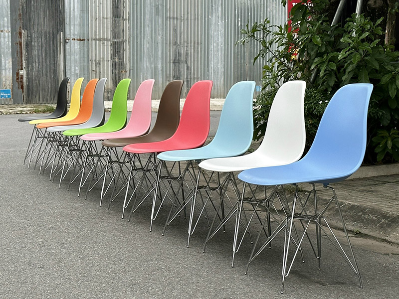 Ghế nhựa EAMES với nhiều màu sắc sinh động và chân mạ điệu đà GC571