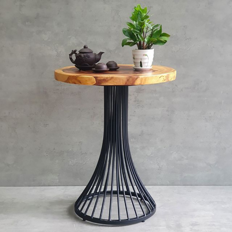 Bàn cafe tròn gỗ me tây nguyên tấm dày 4cm chân sắt GC502