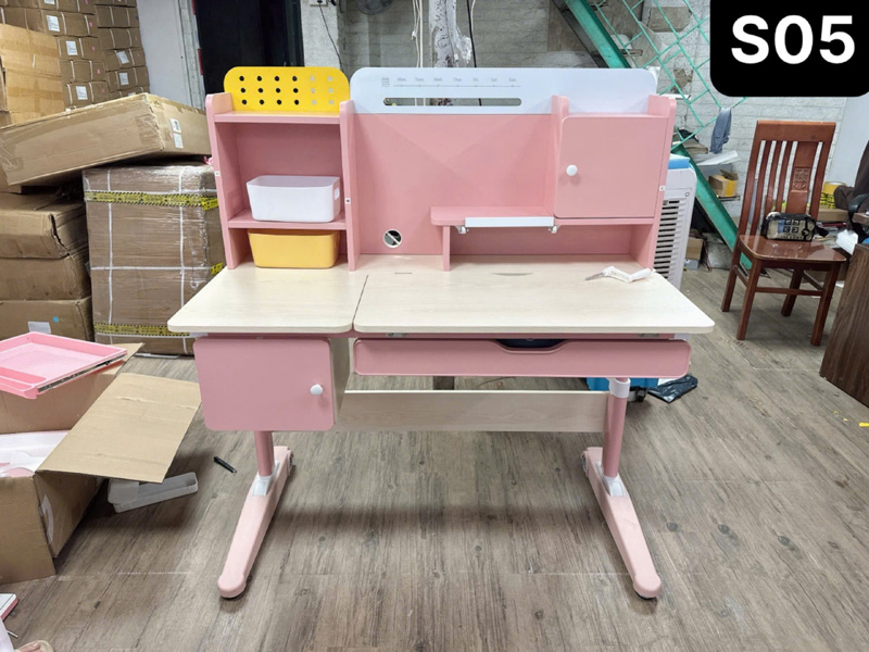 Bàn học thông minh cho bé S05 kết hợp với nhiều tiện ích BH874