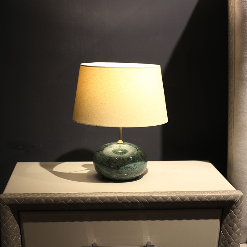 Đèn ngủ đẹp để bàn Marble luxury chân đá tự nhiên DN001