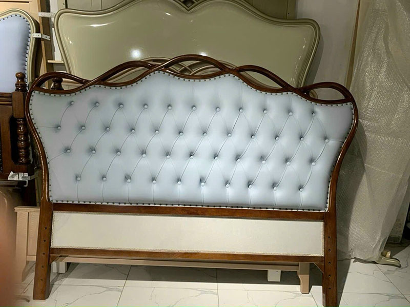 Giường ngủ cao cấp phong cách Hoàng Gia nhập khẩu GN801