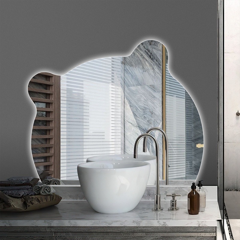 Gương Gấu decor phong tắm tích hợp đèn LED cảm ứng GT811