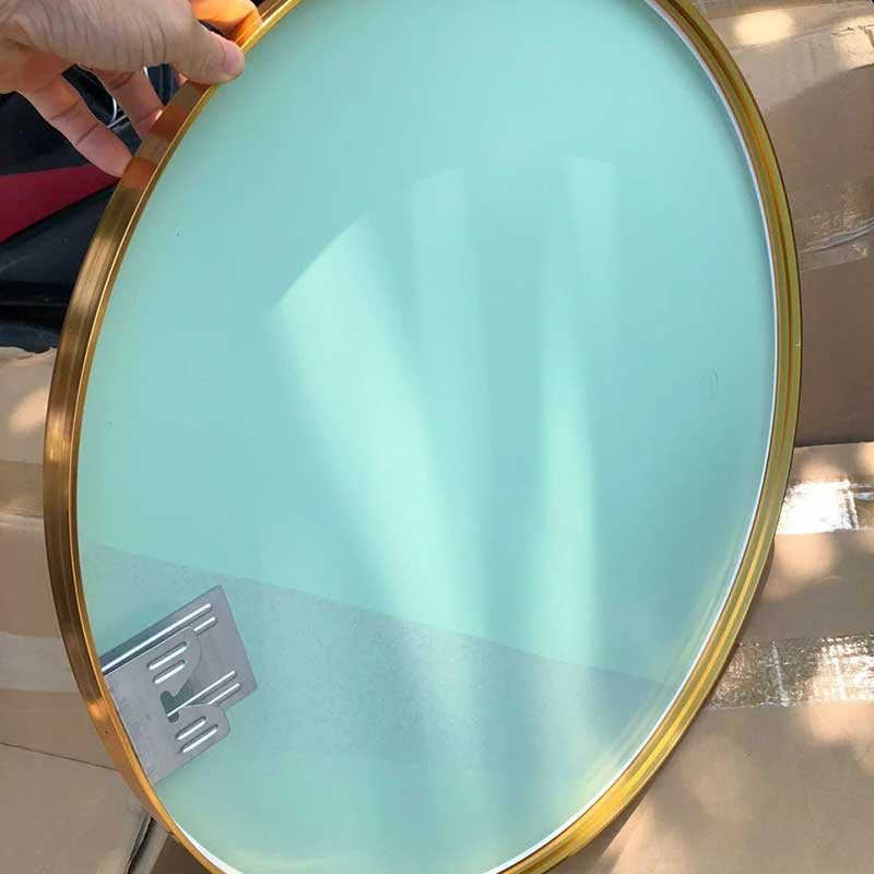 Gương phòng tắm hình tròn viền thép mạ vàng GT006