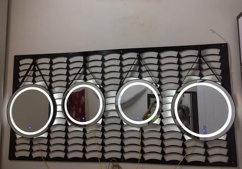 Gương tròn dây da cao cấp tích hợp đền LED có nút cảm biến thông minh GT810