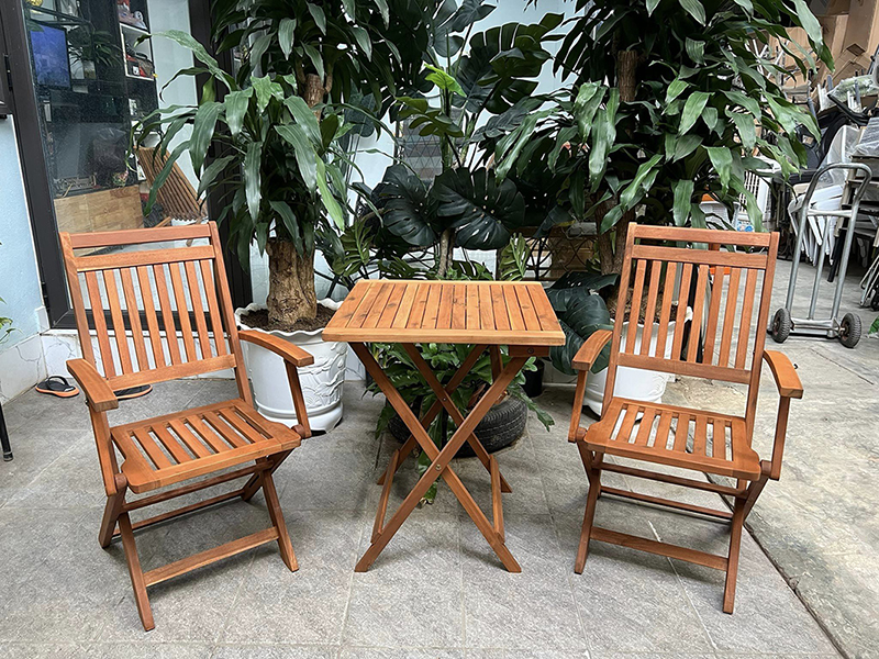 Bộ bàn ghế gỗ xếp gọn thông minh cho không gian sân vườn