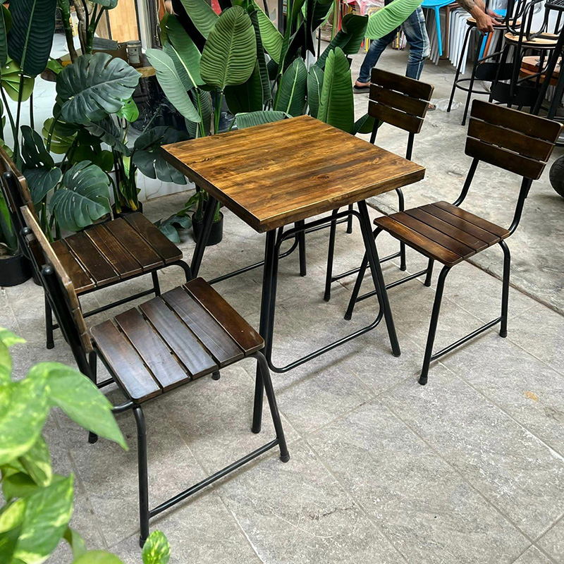 Bàn ghế chân sắt mặt gỗ