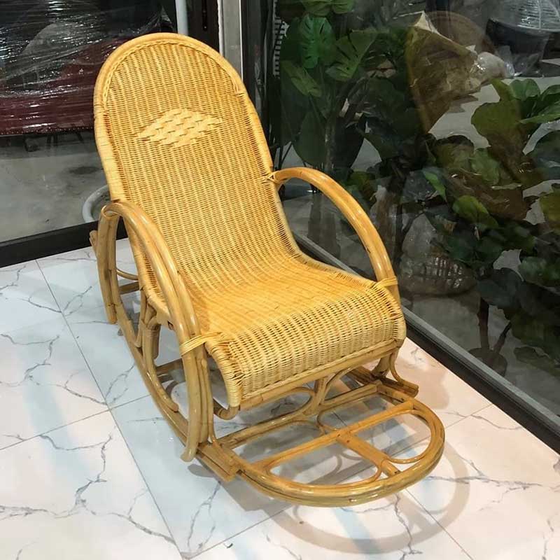 Ghế bập bênh thư giãn làm từ chất liệu mây thật