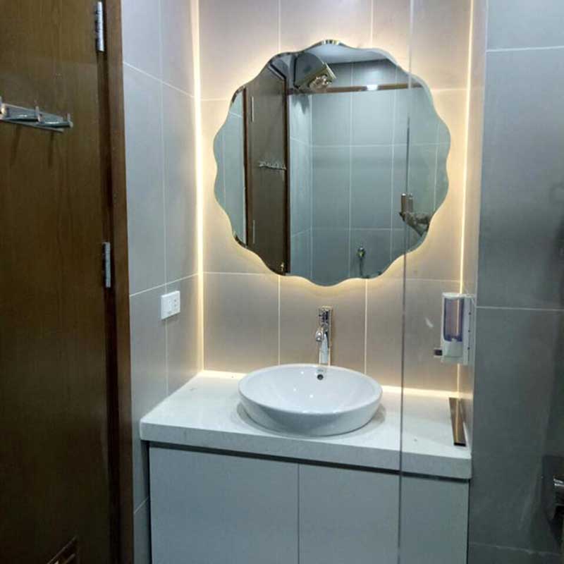Top 10 mẫu gương phòng tắm đẹp, hiện đại được ưa chuộng hiện nay Gương LED hình sóng độc đáo